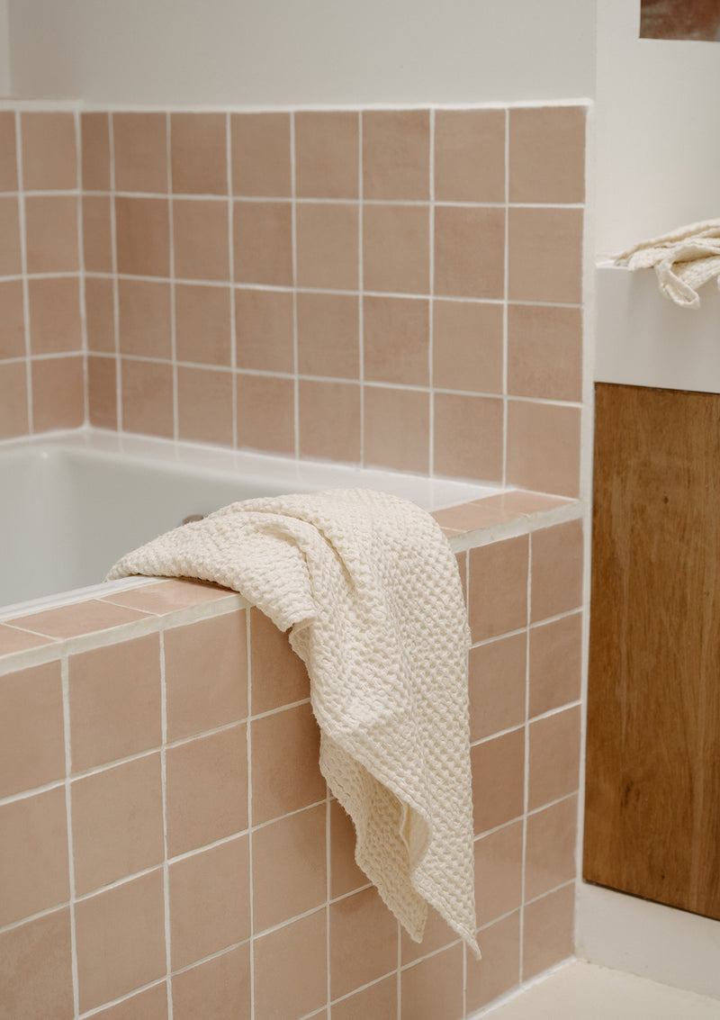 White linen bath towel waffle, large towel - Linenbee